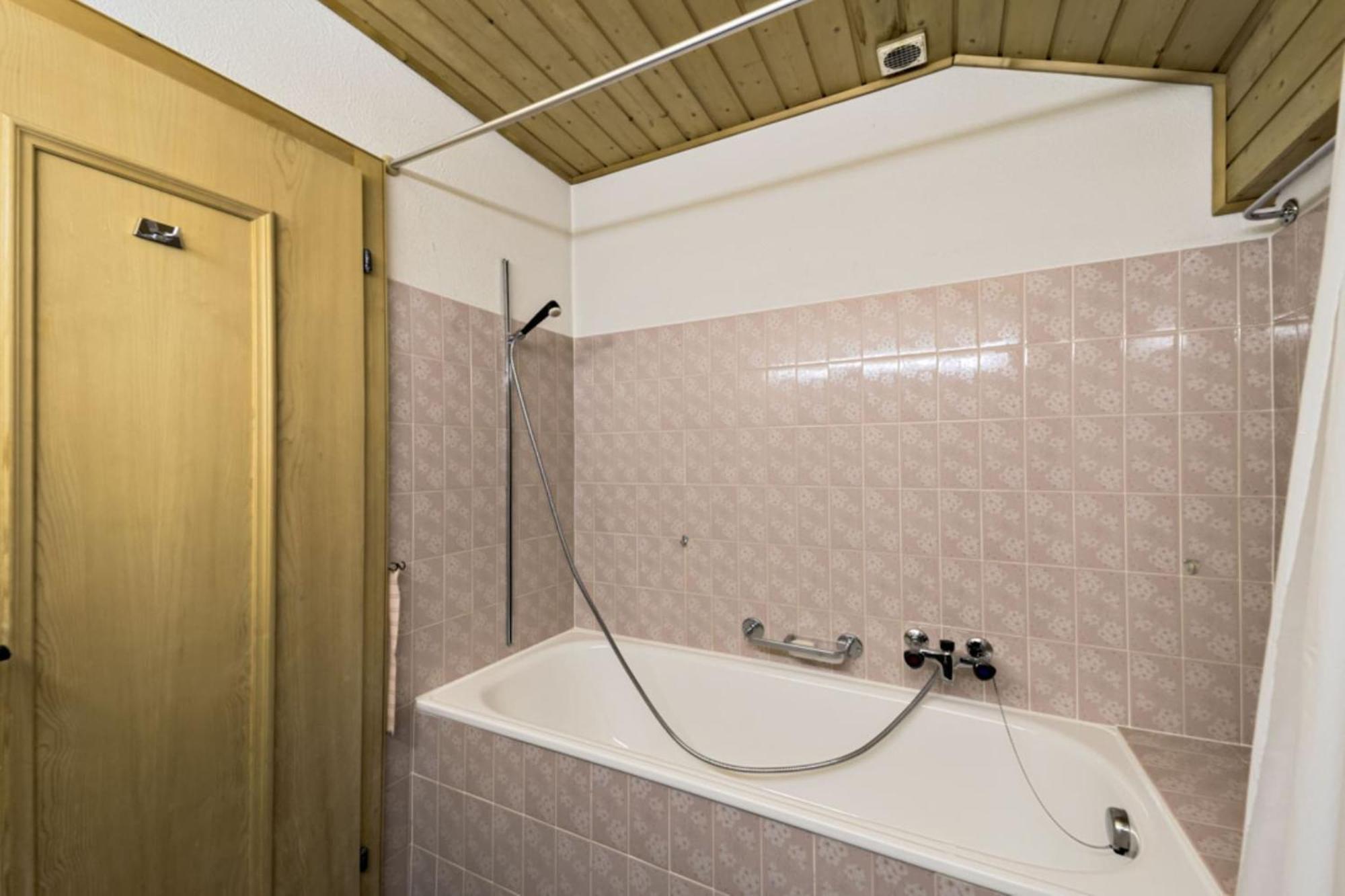 Chesa Clus - Zuoz Apartman Kültér fotó