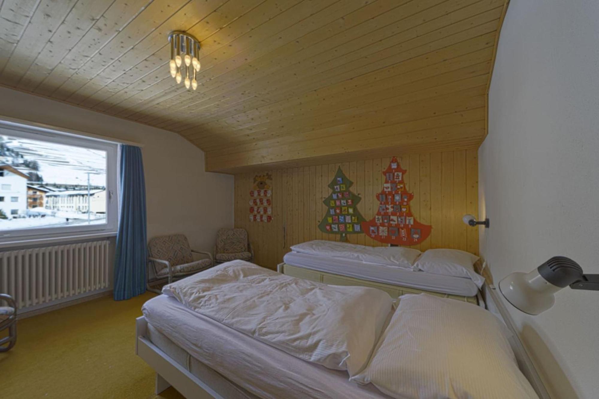 Chesa Clus - Zuoz Apartman Kültér fotó
